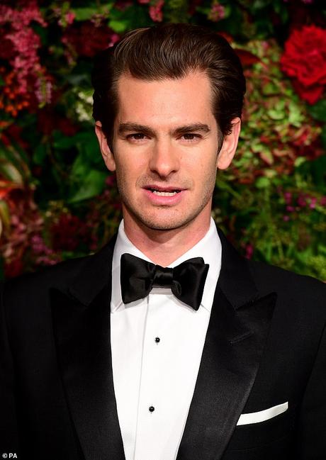 Andrew Garfield dice que la muerte de su madre lo dejó con un «dolor extremo» Trágico: al detallar el impacto de su pérdida para las noticias de Channel 4, Jackie Long, Andrew dijo con nostalgia que lo dejó sintiéndose perdido y desorientado, y agregó: