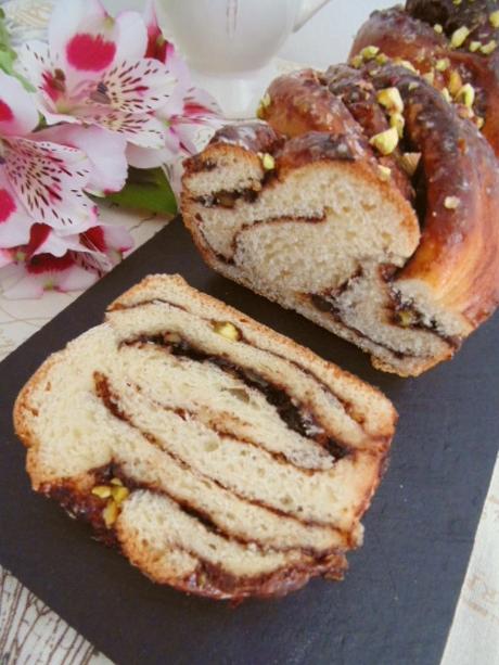 Babka de pistachos y crema de avellanas