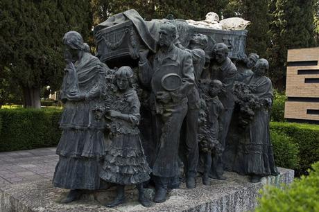 Es el momento de enterrar al viejo PP para revitalizar la derecha española y salvar a España