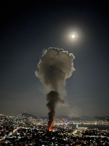 Crimen Organizado incendia mercado en Acapulco