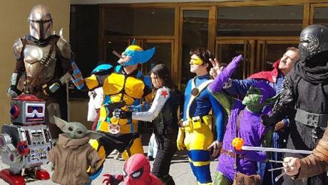 El madrileño bario de Valdebernardo se llena de superhéroes