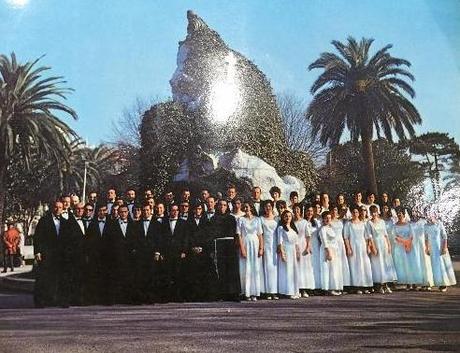 1971:Orfeón Cántabro dirigido por el padre J.Mª Ibarbia O.F.M.
