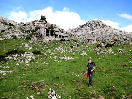 DE COVADONGA A LA TORRE DE LOS TRAVIESOS I DE COVADONGA A LA TORRE DE LOS TRAVIESOS I
