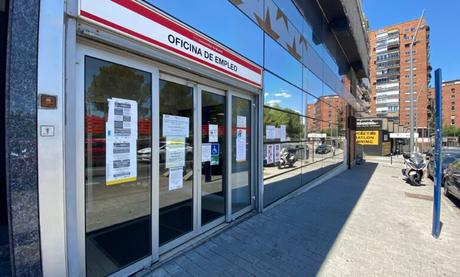 El SEPE alerta: si recibes este SMS solicitándote un pago, eliminalo es una estafa