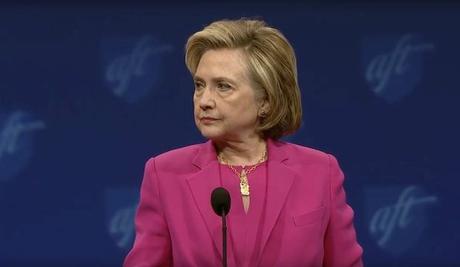 LA “POBRE” HILLARY