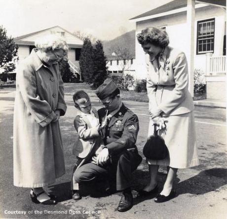 581e4e3734623.image Desmond Doss el héroe de guerra que nunca disparó una bala