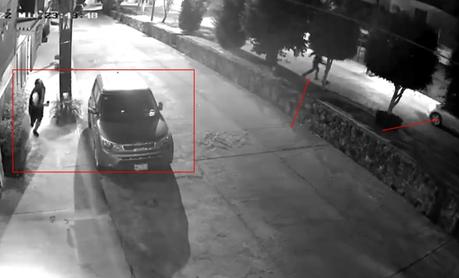 (Video) Personas armadas intentan secuestrar a joven en Lomas