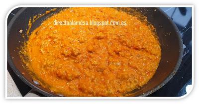 Espaguetis gratinados con salsa boloñesa