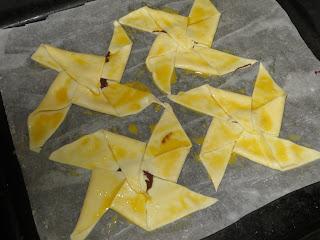 MOLINILLOS DE HOJALDRE Y CHOCOLATE