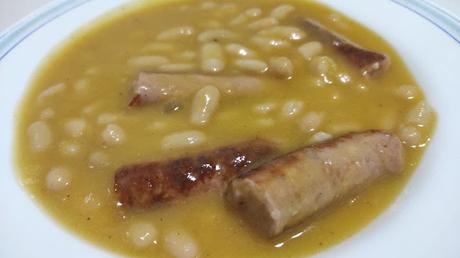 (Receta) Alubias blancas con salchicha de cerdo y calabaza