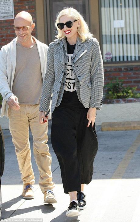 Cómo llevar los pantalones baggy que son tendencia esta primavera