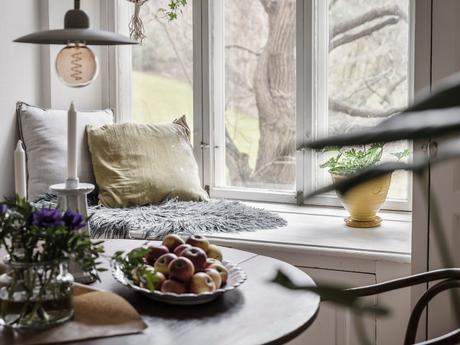 delikatissen window seat white kitchen scandi kitchen scandi decor scandi cozy estilo nórdico decoración escandinava cocina nórdica cocina blanca charming scandi asiento en ventana  