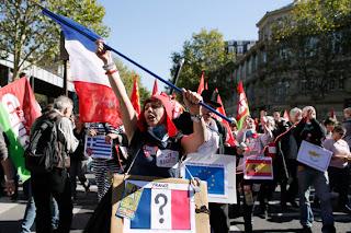 UN PATRIOTA, UN IDIOTA