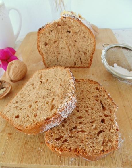 Bizcocho rústico de yogur y nueces Bizcocho rústico de yogur y nueces