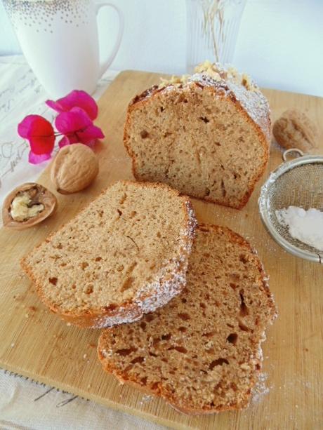 Bizcocho rústico de yogur y nueces Bizcocho rústico de yogur y nueces