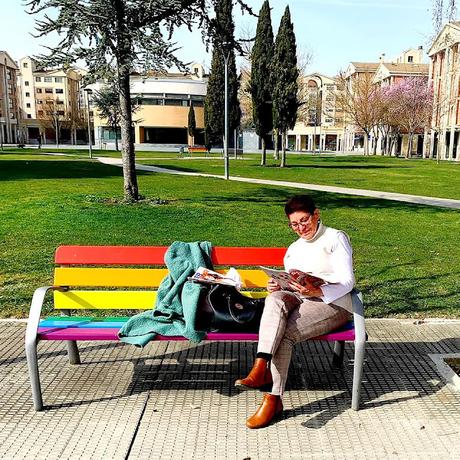 HISTORIAS MÍNIMAS .(Desde un banco del parque) HISTORIAS MÍNIMAS .(Desde un banco del parque)