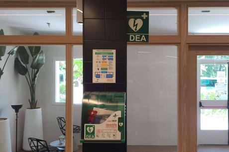 La importancia de contar con desfibriladores en comunidades de vecinos La importancia de contar con desfibriladores en comunidades de vecinos