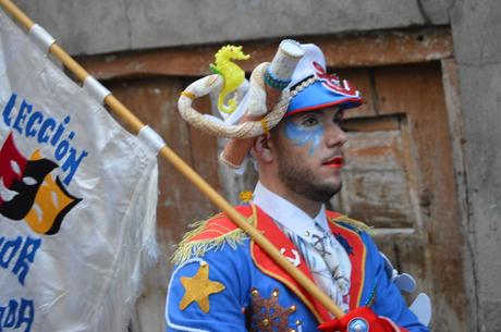 Molinaseca le pone ritmo al sábado de piñata con un divertido desfile 8