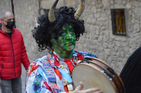 Molinaseca le pone ritmo al sábado de piñata con un divertido desfile 7