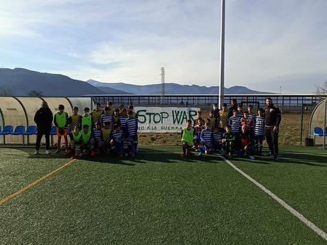El fútbol Base berciano dice NO A LA GUERRA durante los partidos del fin de semana 58