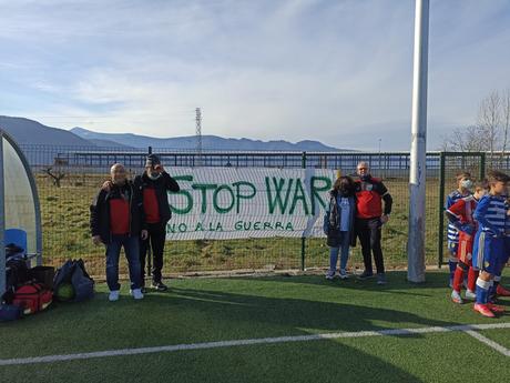 El fútbol Base berciano dice NO A LA GUERRA durante los partidos del fin de semana 59