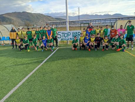 El fútbol Base berciano dice NO A LA GUERRA durante los partidos del fin de semana 63