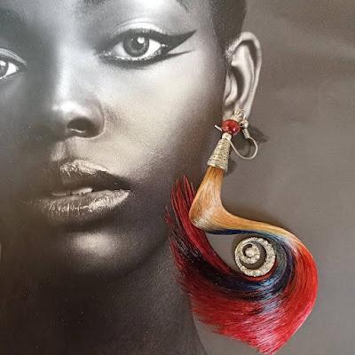 Lamcus, arte de la joyería capilar.