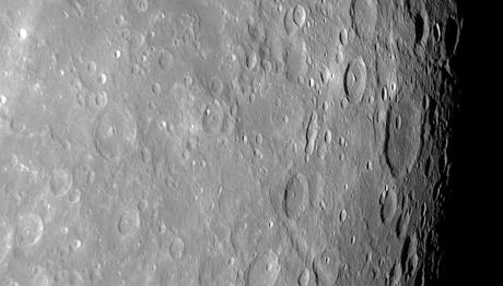 Furnerius y Stevinus, dos cráteres cercanos pero muy diferentes
