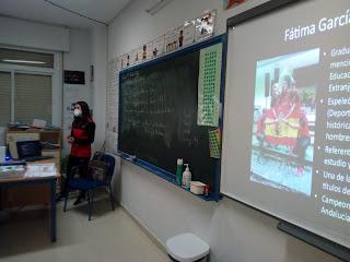 Fátima García en una charla en el colegio Ntra. Sra. del Rosario