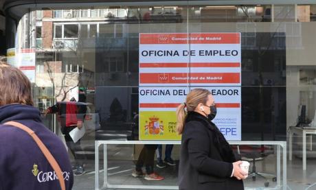 ¿Puedo cobrar dos ayudas al mismo tiempo?: el SEPE lo explica