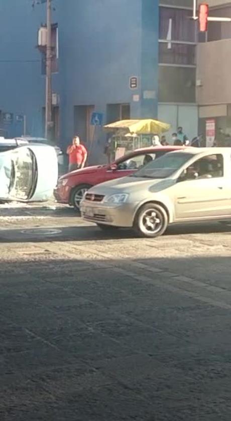 (video) Fuerte choque en el cruce de Benigno Arriaga y Carranza