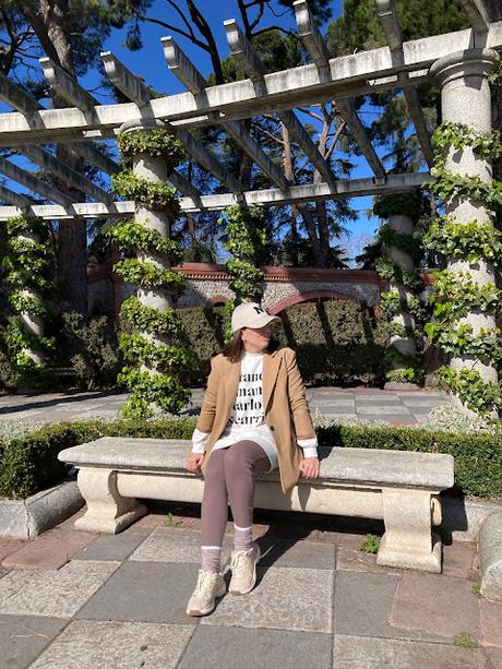 LEGGINGS .- LEGGINGS .-