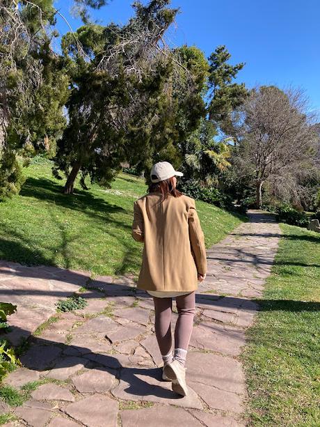 LEGGINGS .- LEGGINGS .-