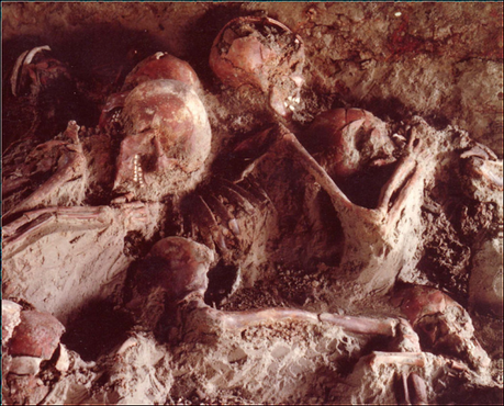 79 d.C. LAS VICTIMAS DEL VESUBIO EN HERCULANO.
