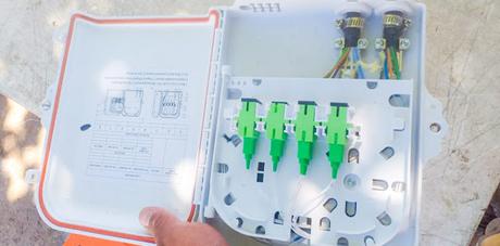 Picún Leufú amplía su red de fibra óptica para llegar a escuelas e instituciones