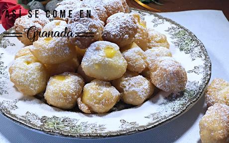 Buñuelos rellenos de melocotón