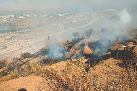 Se registra incendio forestal atrás de la Secretaría de Salud