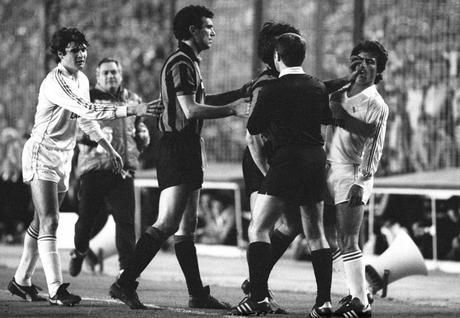 La noche del 5-1 al Inter todo valió. Camacho y Juanito estuvieron en su salsa.