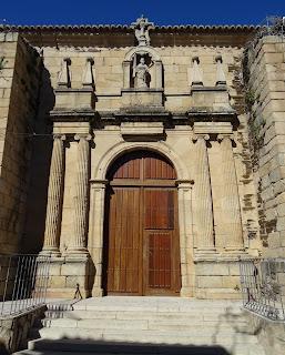 Imagen del mes: portada renacentista de la iglesia de San Andrés Apóstol, en Almaraz