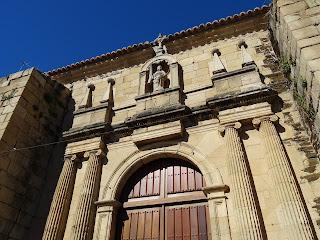 Imagen del mes: portada renacentista de la iglesia de San Andrés Apóstol, en Almaraz Imagen del mes: portada renacentista de la iglesia de San Andrés Apóstol, en Almaraz