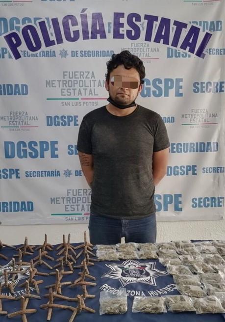 Tras persecución en Valles los detienen con mariguana y poncha llantas Tras persecución en Valles los detienen con mariguana y poncha llantas