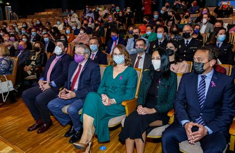 Mujeres y hombres valientes