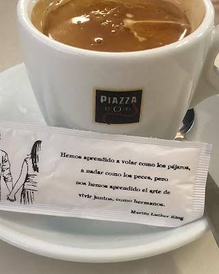 Entre cafés: Todoroki y bancos! Entre cafés: Todoroki y bancos!