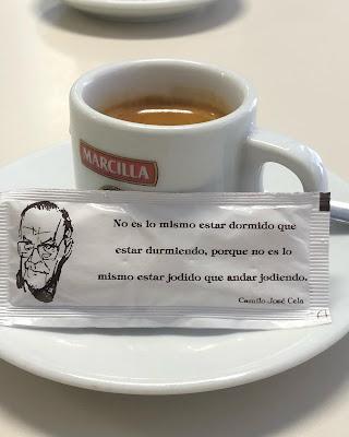 Entre cafés: Todoroki y bancos! Entre cafés: Todoroki y bancos!