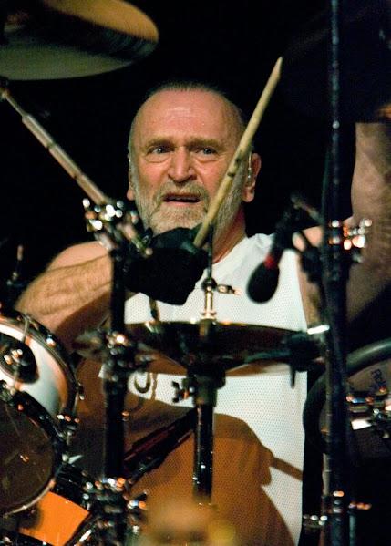 Efemérides del Rock y Heavy Metal: Que pasó un 12 de Marzo