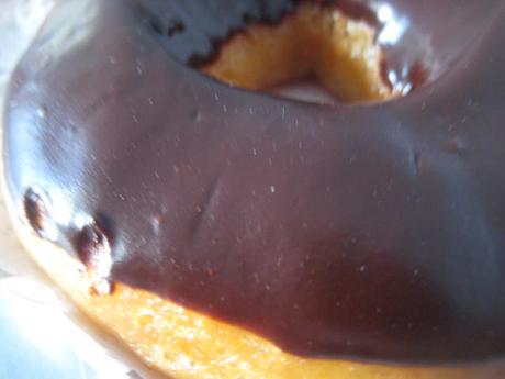 DONAS O DONUTS CON  CHOCOLATE