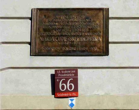 La estatua de Maria Skłodowska-Curie en Varsovia