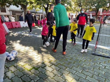 Un centenar de niños en la primera jornada de la Liga Debutantes Bierzo en Cacabelos 21 Un centenar de niños en la primera jornada de la Liga Debutantes Bierzo en Cacabelos 21