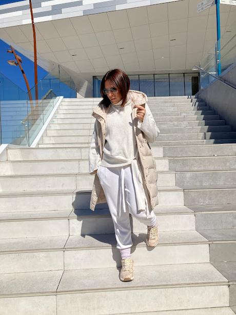 WHITE ON WHITE.- WHITE ON WHITE.-