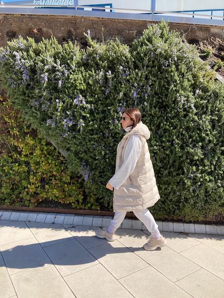 WHITE ON WHITE.- WHITE ON WHITE.-